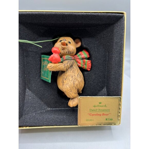 Vtg Hallmark 1980 Dated Ornament "Caroling Bear" QX140-1 Christmas - Picture 1 of 5